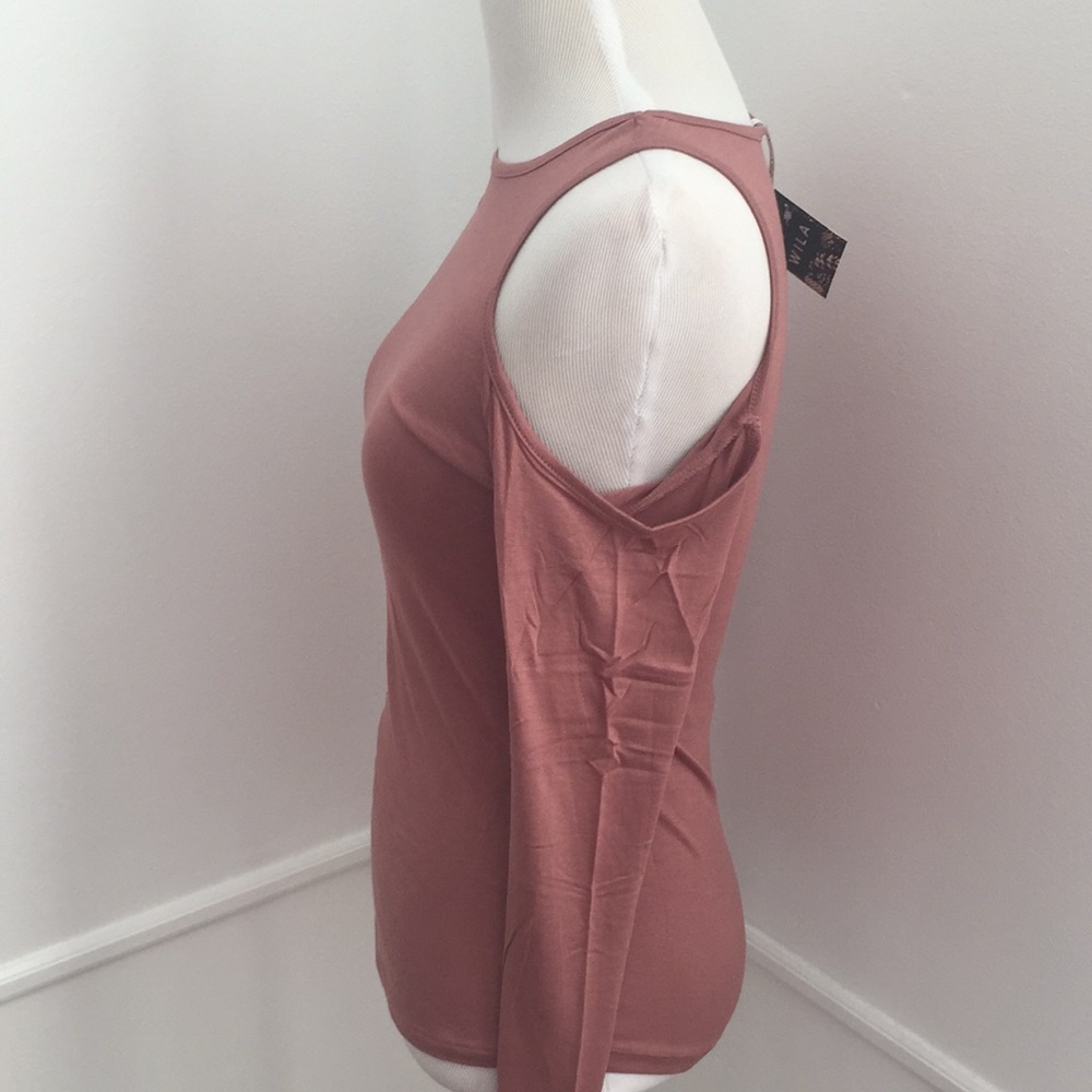 Cold Should Top in Pink - Picture 4 of 5